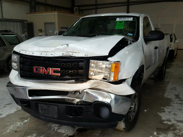 1GT01ZCG6EF105639 - 2014 GMC SIERRA C25 WHITE photo 2