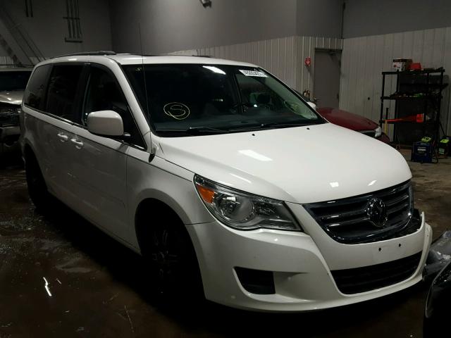 2V4RW5DG1BR750113 - 2011 VOLKSWAGEN ROUTAN SEL WHITE photo 1