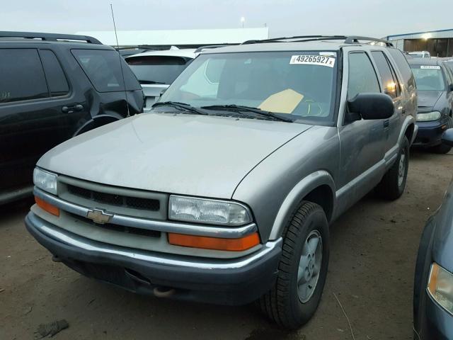 1GNDT13W0Y2224990 - 2000 CHEVROLET BLAZER BROWN photo 2