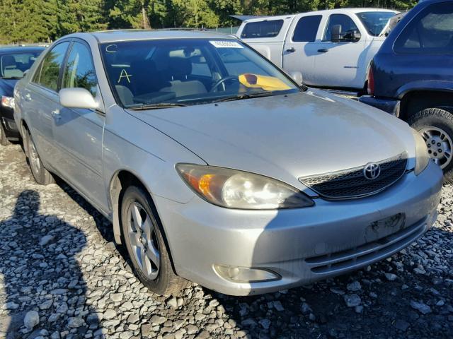 JTDBE32K420045505 - 2002 TOYOTA CAMRY LE 银色 照片 1