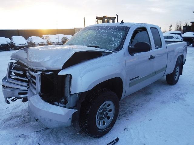 1GTR2UEA8DZ142639 - 2013 GMC SIERRA K15 SILVER photo 2