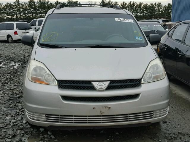 5TDZA23C74S046059 - 2004 TOYOTA SIENNA CE SILVER photo 9