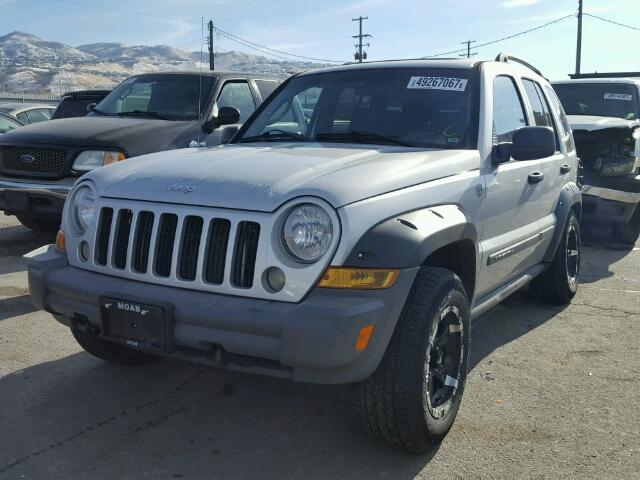 1J4GL48K55W501144 - 2005 JEEP LIBERTY SP SILVER photo 2