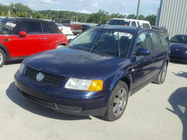 WVWLH63B01E005953 - 2001 VOLKSWAGEN PASSAT GLX 蓝色 照片 2