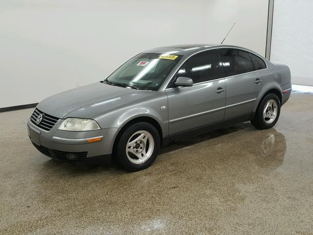 WVWRH63B33P033022 - 2003 VOLKSWAGEN PASSAT GLX GRAY photo 2