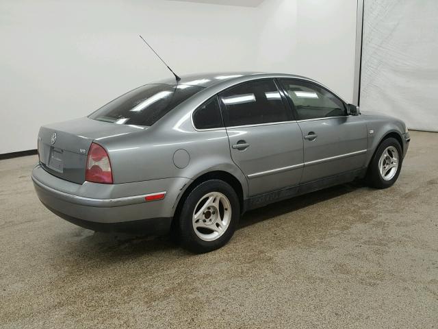 WVWRH63B33P033022 - 2003 VOLKSWAGEN PASSAT GLX GRAY photo 4