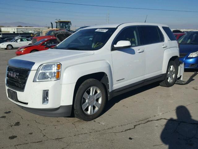 2GKFLREK4C6264435 - 2012 GMC TERRAIN SL WHITE photo 2