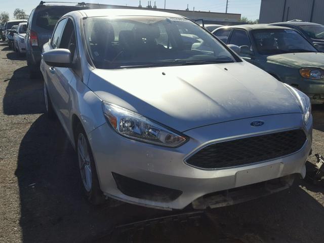 1FADP3F23JL205972 - 2018 FORD FOCUS SE SILVER photo 1