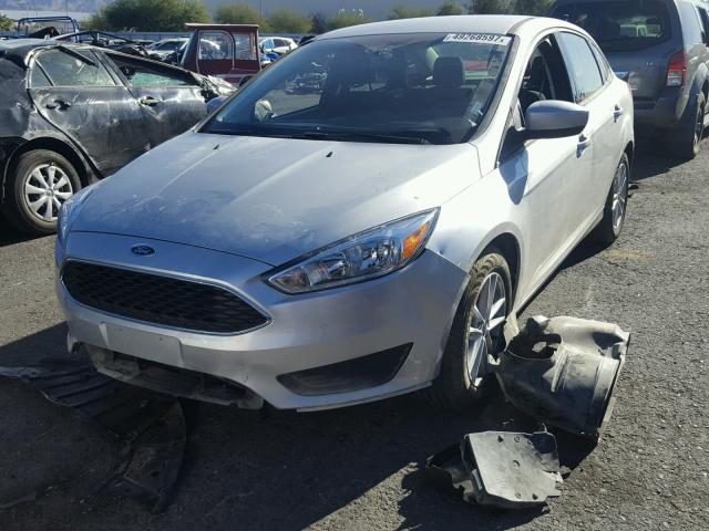 1FADP3F23JL205972 - 2018 FORD FOCUS SE SILVER photo 2