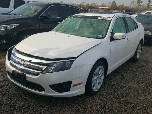 3FAHP0HA7BR318816 - 2011 FORD FUSION SE WHITE photo 2