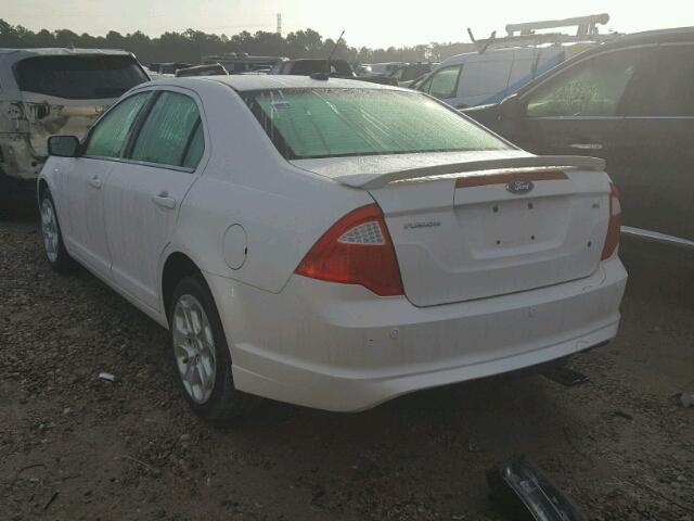 3FAHP0HA7BR318816 - 2011 FORD FUSION SE WHITE photo 3