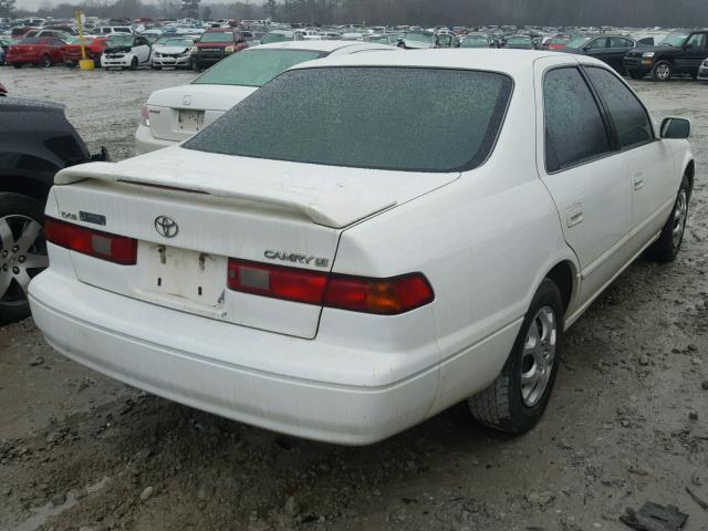 4T1BG22K4VU801217 - 1997 TOYOTA CAMRY CE WHITE photo 4