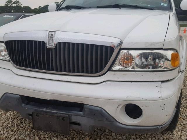 5LMRU27A7YLJ04820 - 2000 LINCOLN NAVIGATOR Biały zdjęcie 10
