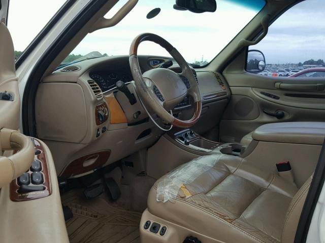 5LMRU27A7YLJ04820 - 2000 LINCOLN NAVIGATOR Biały zdjęcie 9