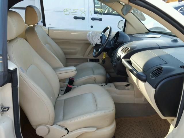 3VWRG31Y58M404796 - 2008 VOLKSWAGEN NEW BEETLE Krem foto 5