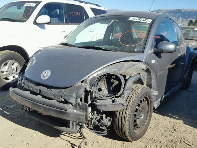 3VWCK21C12M443198 - 2002 VOLKSWAGEN NEW BEETLE 石墨色 照片 2