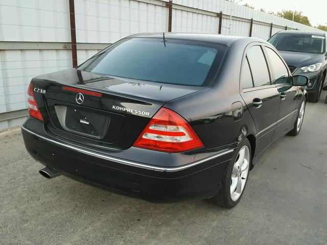 WDBRF40J85F649263 - 2005 MERCEDES-BENZ C 230K SPO BLACK photo 4