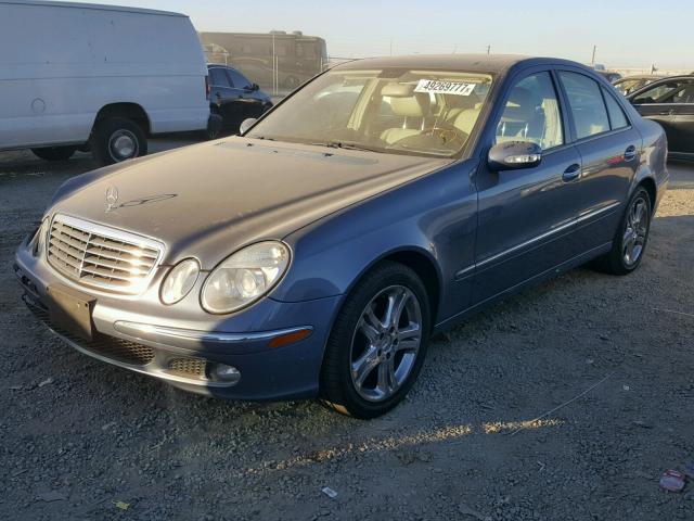 WDBUF56J76A891466 - 2006 MERCEDES-BENZ E 350 BLUE photo 2