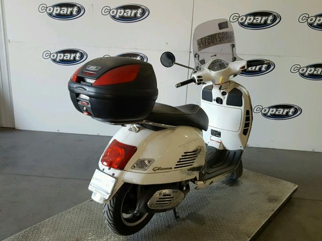 ZAPM459L495600454 - 2009 VESPA GTS 250 WHITE photo 4