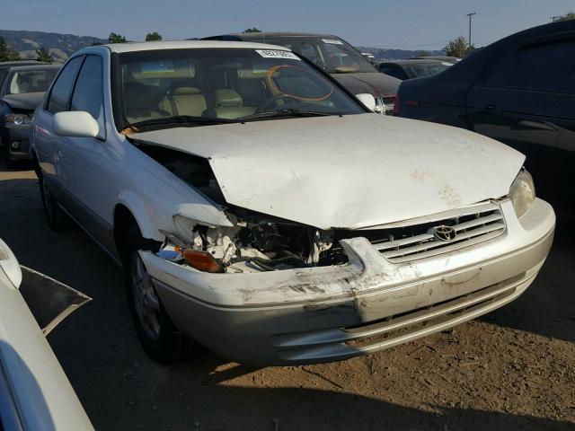 JT2BG22K0X0368017 - 1999 TOYOTA CAMRY LE WHITE photo 1