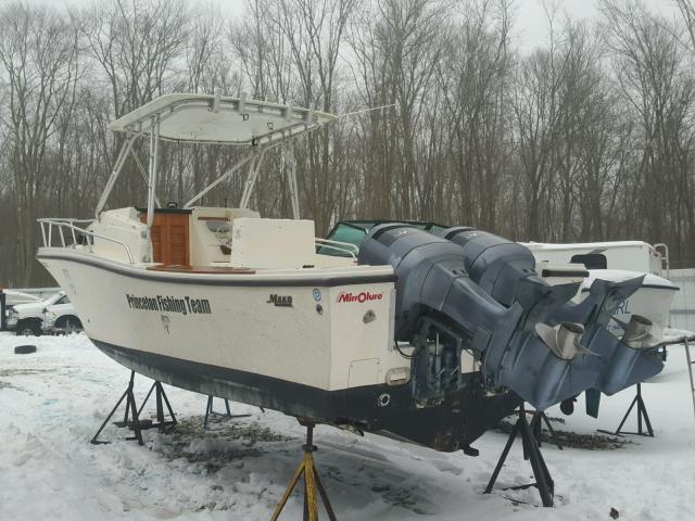 MRKQ0112D090 - 1980 MAKO BOAT WHITE photo 3