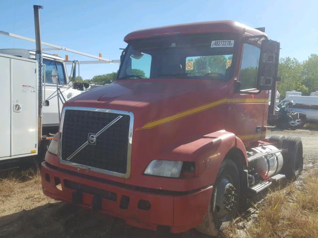 4V4M19GH28N486991 - 2008 VOLVO VN VNM RED photo 2