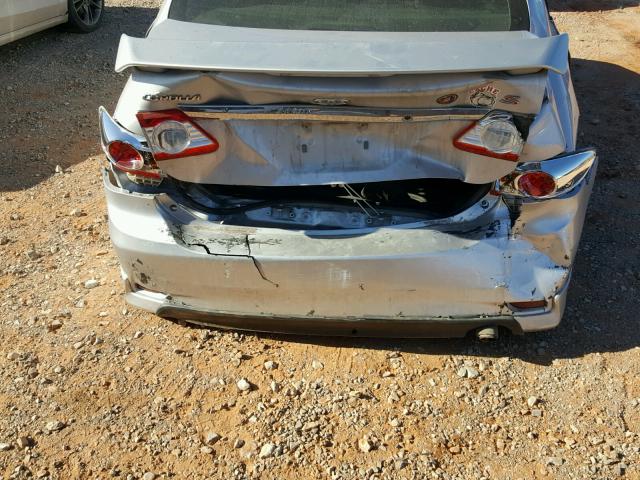 2T1BU4EE9BC628026 - 2011 TOYOTA COROLLA BA SILVER photo 9