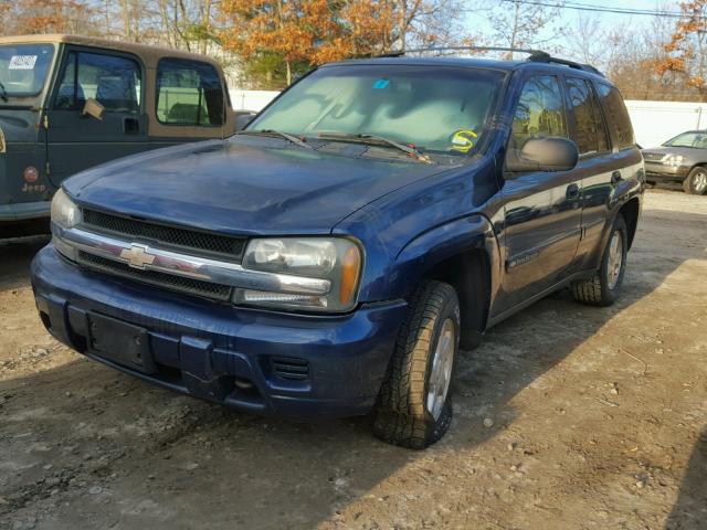 1GNDT13S222390030 - 2002 CHEVROLET TRAILBLAZE BLUE photo 2