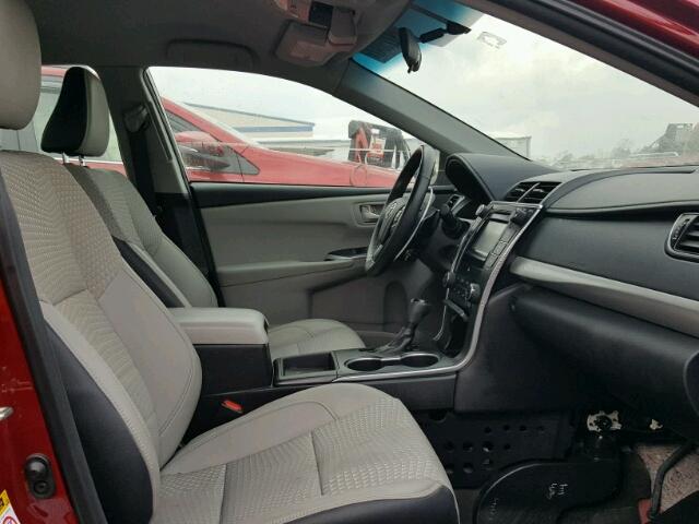 4T1BF1FK7FU915771 - 2015 TOYOTA CAMRY LE 栗色 照片 5