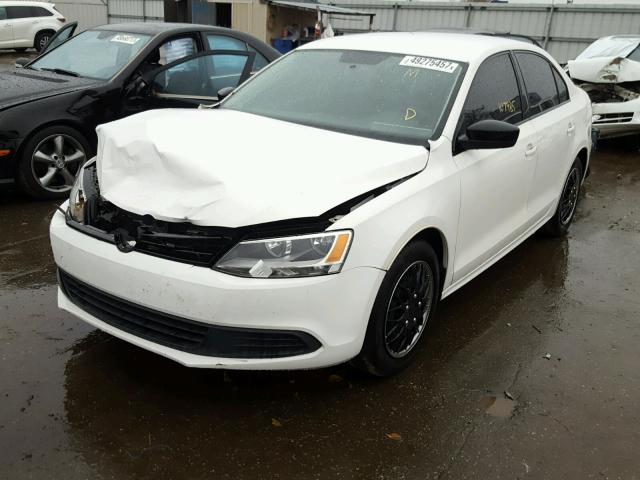 3VW2K7AJ3BM378605 - 2011 VOLKSWAGEN JETTA BASE WHITE photo 2