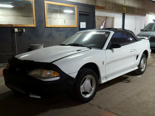 1FALP4449SF180646 - 1995 FORD MUSTANG WHITE photo 2