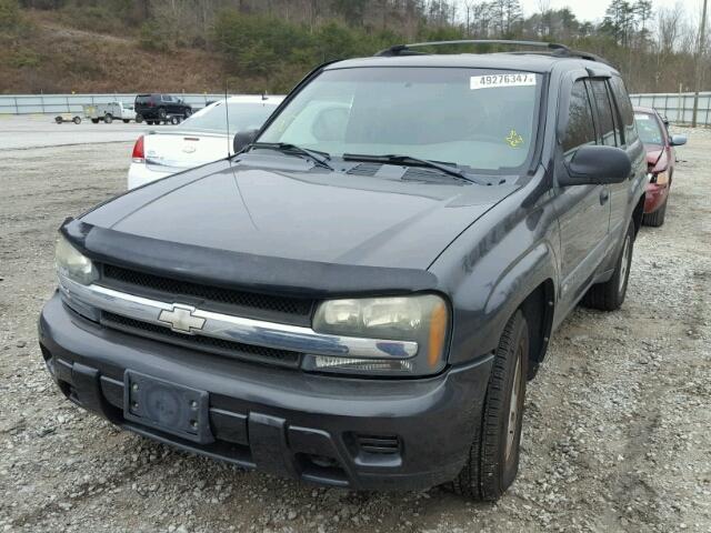 1GNDT13S442314683 - 2004 CHEVROLET TRAILBLAZE GRAY photo 2