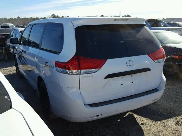 5TDZK3DC9DS312568 - 2013 TOYOTA SIENNA BAS WHITE photo 3