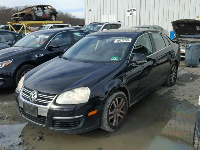 3VWDG71K95M647018 - 2005 VOLKSWAGEN NEW JETTA BLACK photo 2