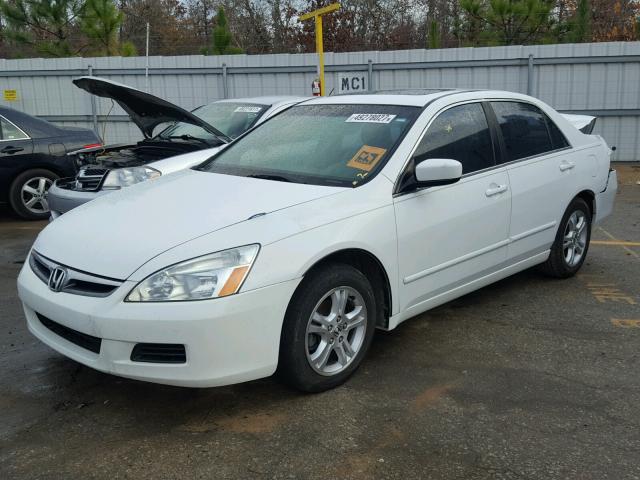 1HGCM56826A107437 - 2006 HONDA ACCORD EX WHITE photo 2