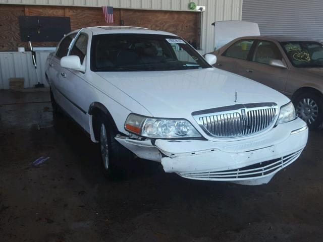 1LNHM82W13Y696733 - 2003 LINCOLN TOWN CAR S WHITE photo 9