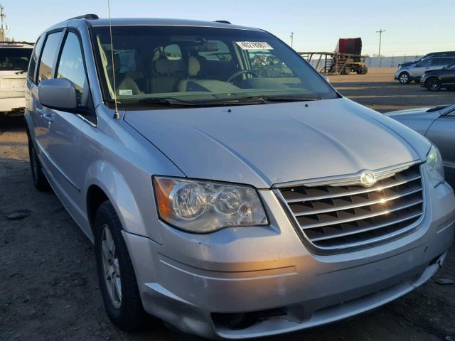 2A8HR54179R674022 - 2009 CHRYSLER TOWN & COU SILVER photo 1