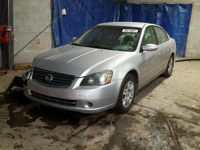 1N4AL11D95C210045 - 2005 NISSAN ALTIMA S SILVER photo 2