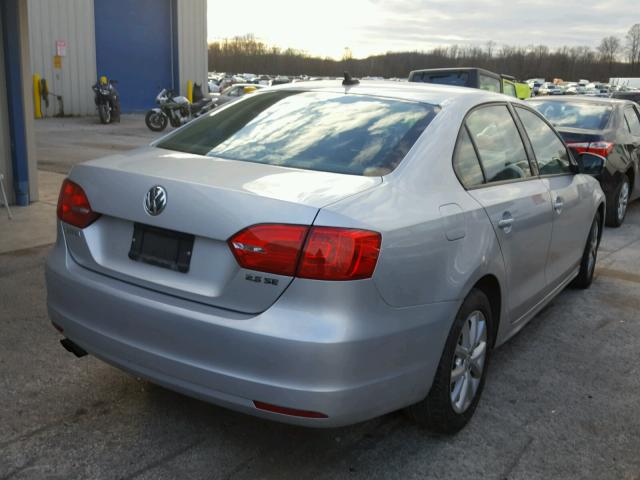 3VWDZ7AJ7BM374075 - 2011 VOLKSWAGEN JETTA SE SILVER photo 4