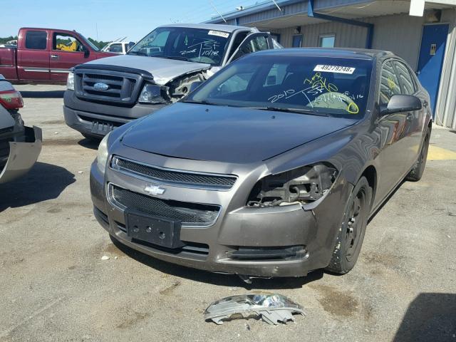 1G1ZA5EB9AF280021 - 2010 CHEVROLET MALIBU LS ნაცრისფერი ფოტო 2