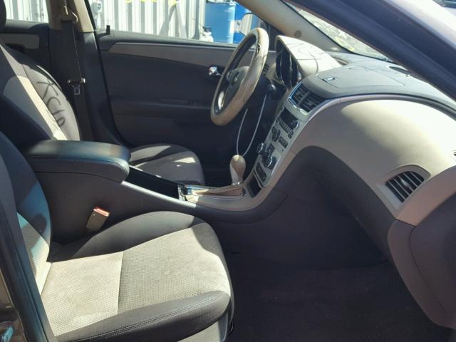 1G1ZA5EB9AF280021 - 2010 CHEVROLET MALIBU LS ნაცრისფერი ფოტო 5