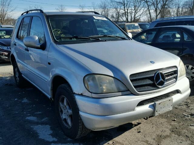 4JGAB54E31A288721 - 2001 MERCEDES-BENZ ML 320 SILVER photo 1