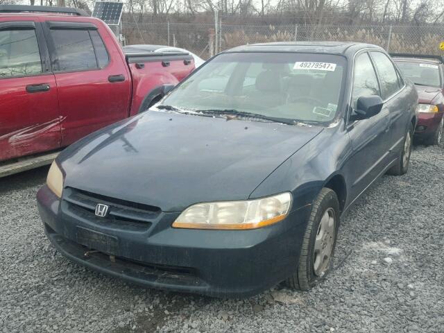 1HGCG1659YA005366 - 2000 HONDA ACCORD EX GREEN photo 2