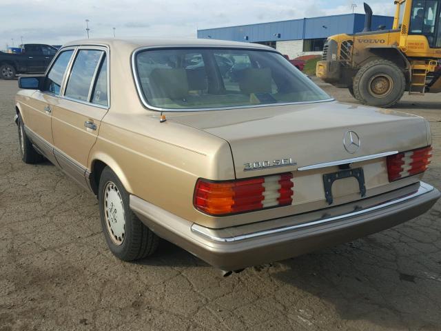 WDBCA25D8JA423887 - 1988 MERCEDES-BENZ 300 SEL GOLD photo 3