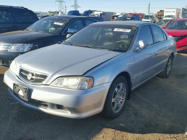 19UUA5668YA026182 - 2000 ACURA 3.2TL SILVER photo 2