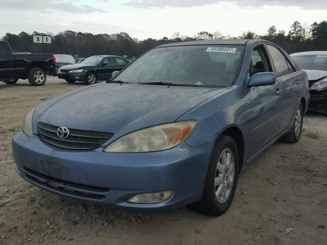 JTDBE32K630231080 - 2003 TOYOTA CAMRY LE BLUE photo 2