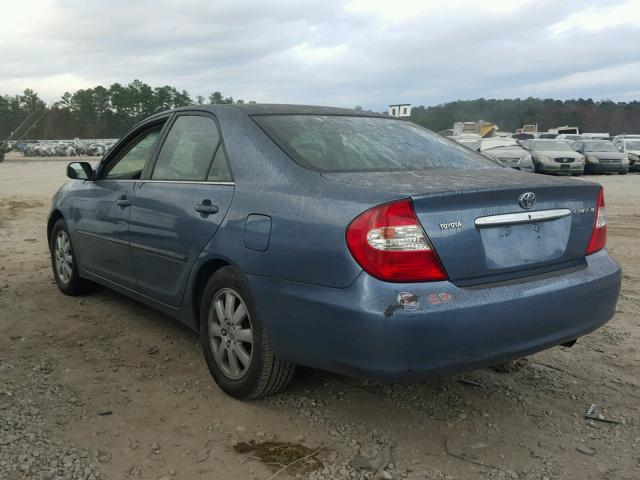 JTDBE32K630231080 - 2003 TOYOTA CAMRY LE BLUE photo 3