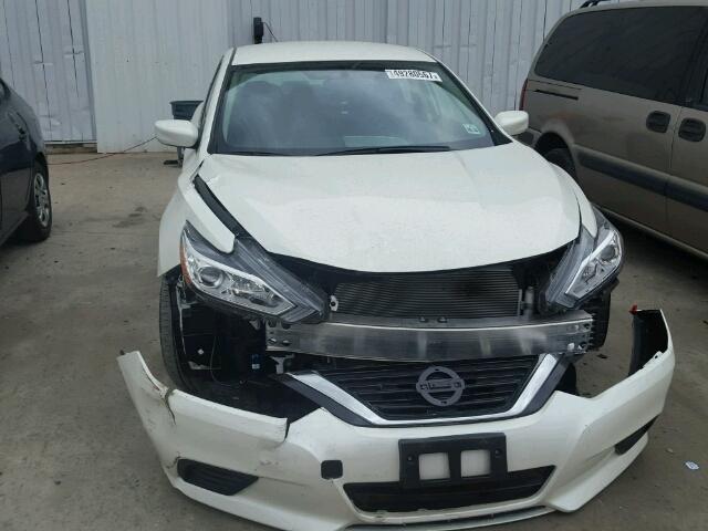 1N4AL3AP3GC271061 - 2016 NISSAN ALTIMA 2.5 WHITE photo 9