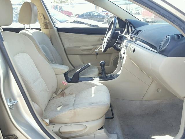 JM1BK12F141178414 - 2004 MAZDA 3 I BEIGE photo 5