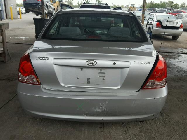 KMHDN46D55U930802 - 2005 HYUNDAI ELANTRA GL SILVER photo 9